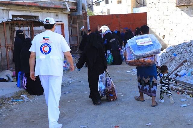 Photo of الهلال الاحمر يوزع 1500 حقيبة شتوية في محافظة تعز اليمنية
